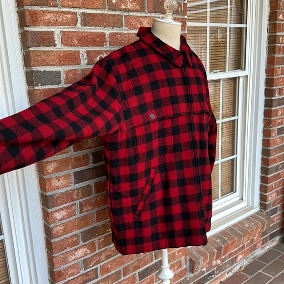 L.L. Bean Men's Maine Guide Zip-Front Jac-Shirt with PrimaLoft - Picture 4 of 12